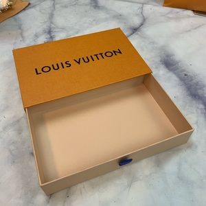 Louis Vuitton Party Supplies - LOUIS VUITTON empty gift box Louis Vuitton Party Supplies - LOUIS VUITTON empty gift box
